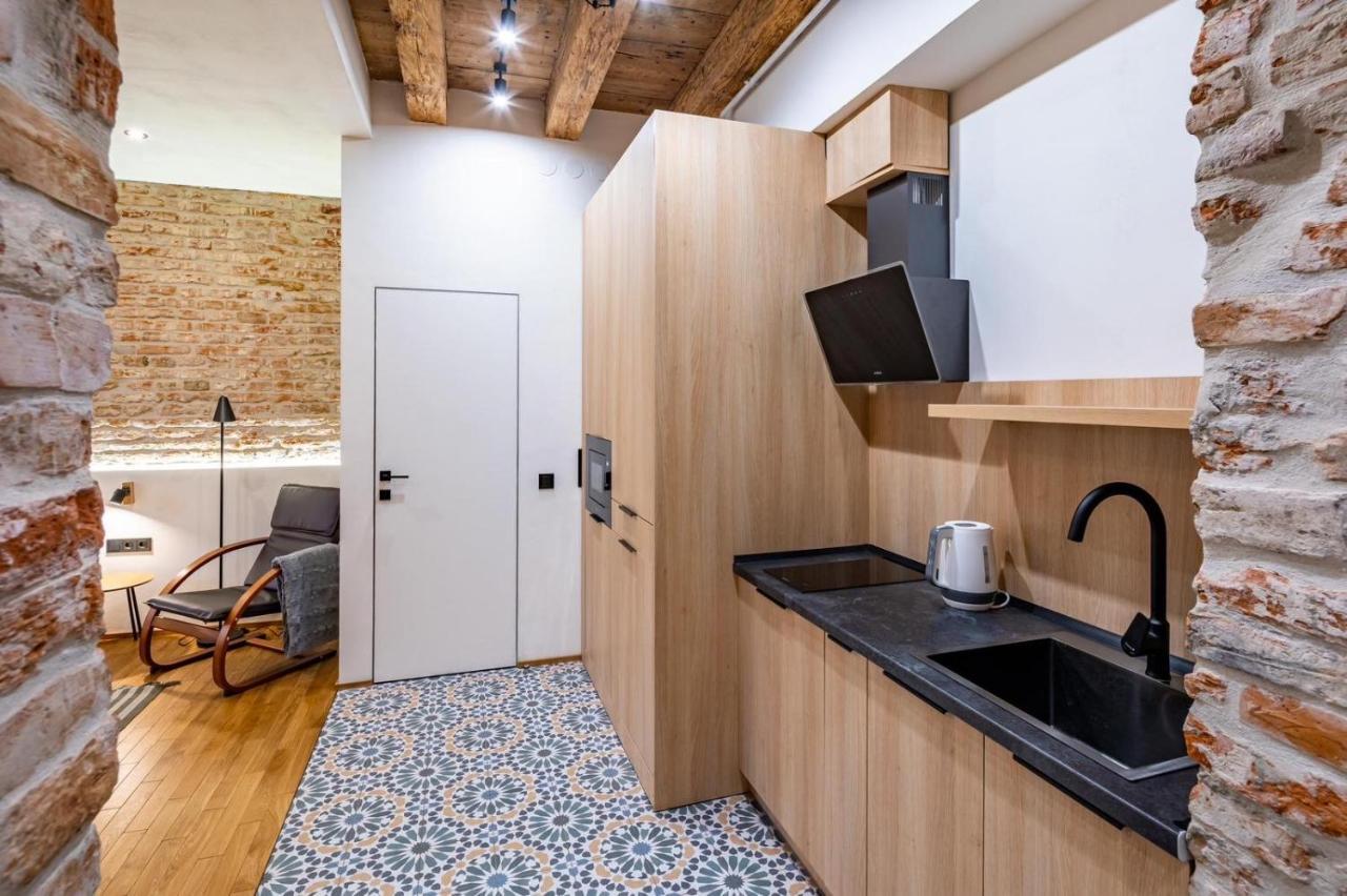 Onlviv Apartments Rynok Square 18 Four Dış mekan fotoğraf